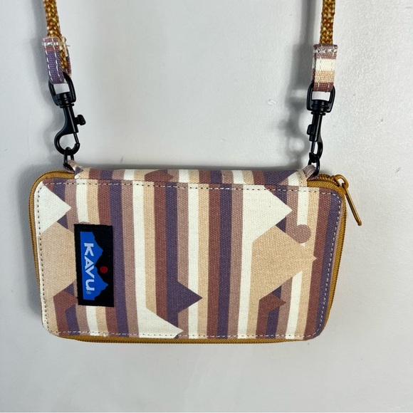 KAVU Go Time Bi-Fold Crossbody Wallet with Rope Strap - Summit View Western - Picture 4 of 11